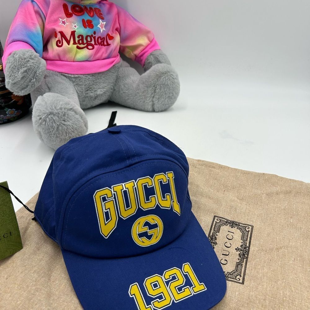 Men's Gucci 1921 logo baseball cap size medium/adjustable made in Italy